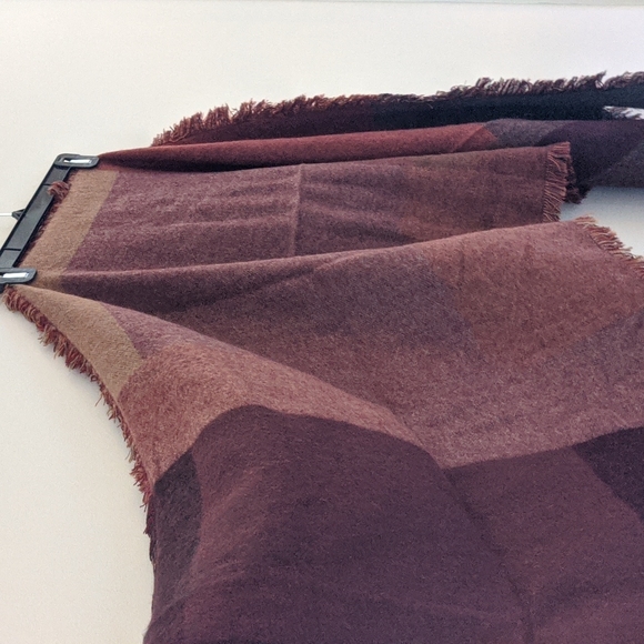 Oversized Steve Madden Multicolor Scarf / Shawl - Picture 4 of 6